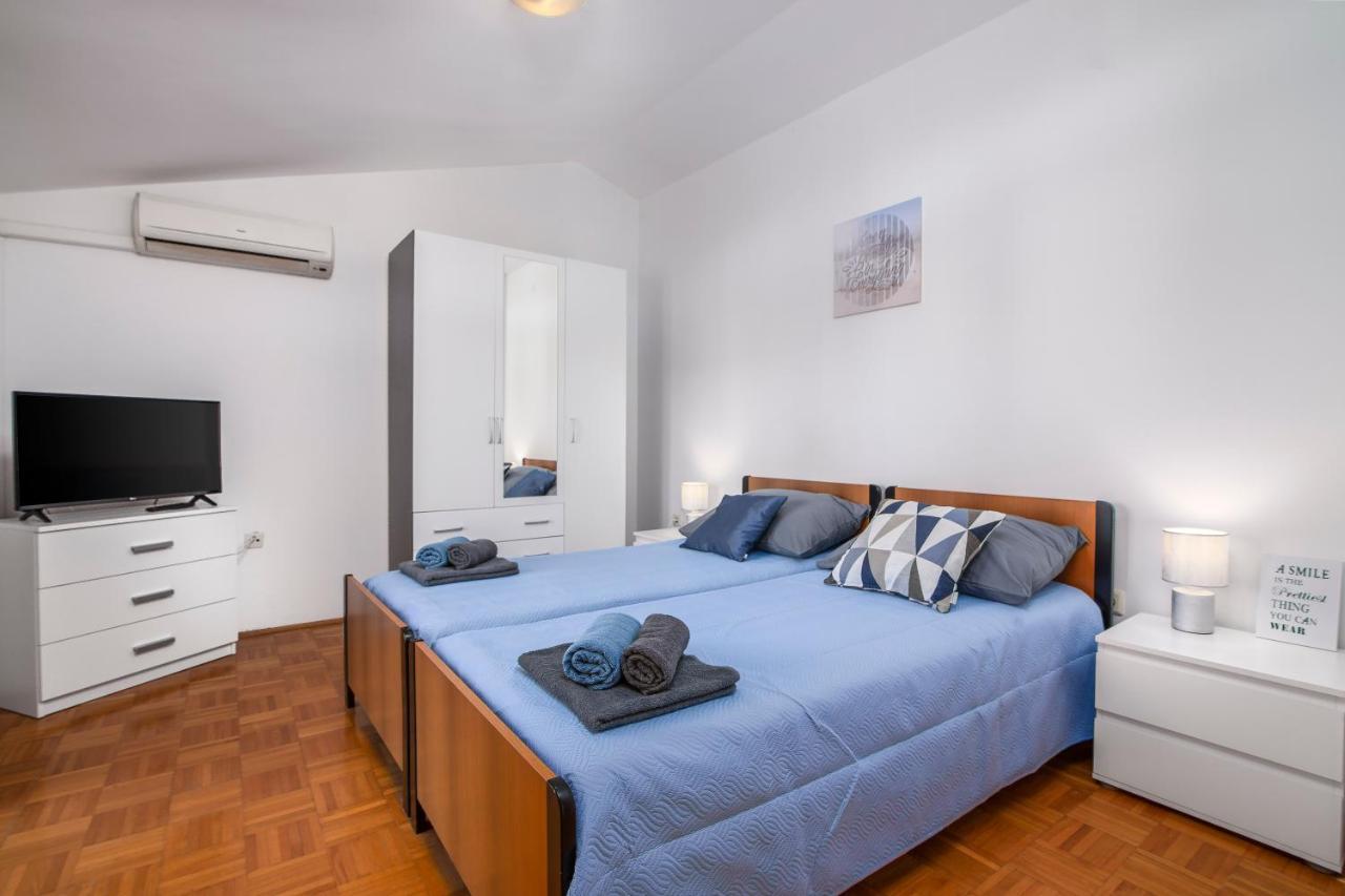 Apartment Blu Pula Bagian luar foto